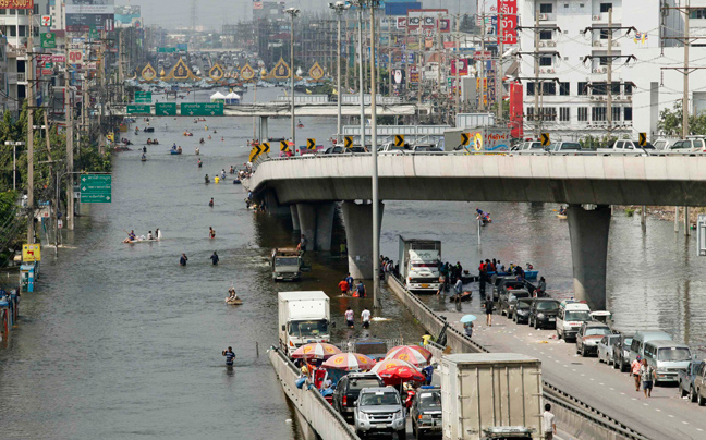 Συναγερμός στην Μπανγκόκ για τις πλημμύρες