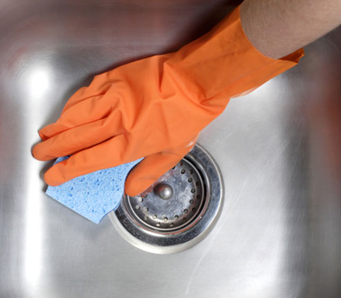 Πώς να απολυμάνετε το σφουγγαράκι της κουζίνας