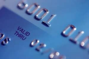 Ζητούν πιστωτικές κάρτες για αύξηση των δόσεων