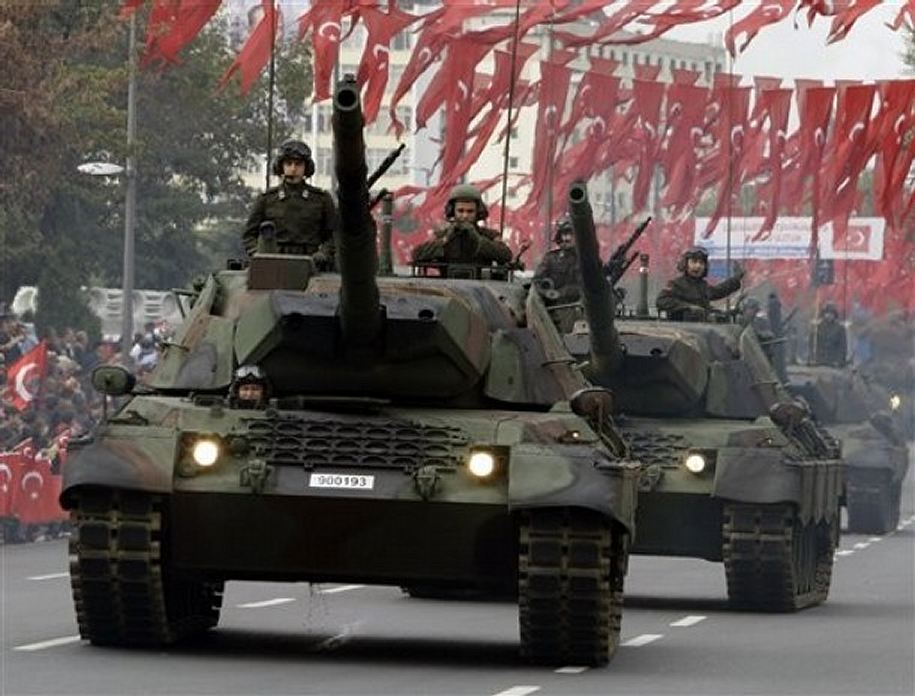 Η Τουρκία απαγορεύει τις διακοπές στη Ρωσία στο στρατό της