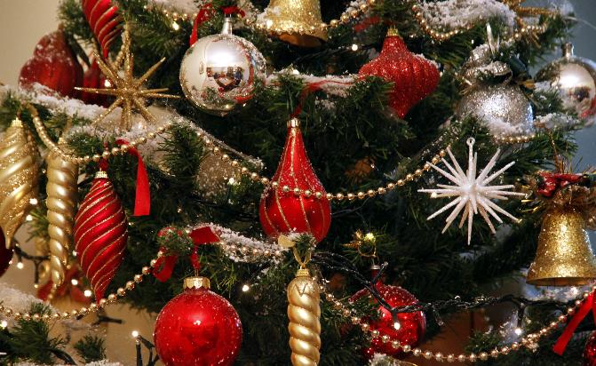 Ένα διαφορετικό χριστουγεννιάτικο δέντρο για καλό σκοπό