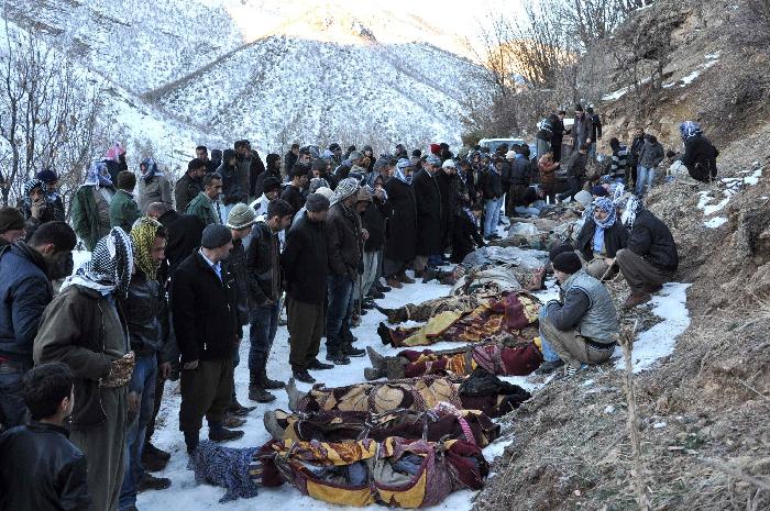 Τριάντα πέντε οι νεκροί Κούρδοι στα τουρκικά σύνορα
