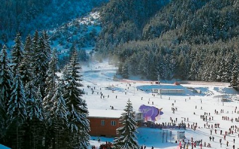 Βουλγαρία: Γεμάτα τα χιονοδρομικά &#8211; Μόνο με πράσινο πιστοποιητικό η είσοδος