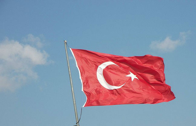 Σάλος μετά από αναφορές ότι τουρκική σημαία υψώθηκε στη Σύμη