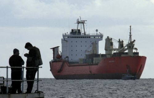 Στα κυπριακά νερά το ρωσικό πλοίο με πυρομαχικά