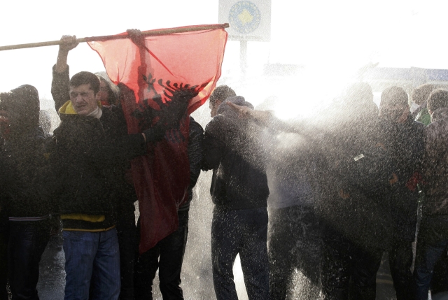 Διαμαρτυρίες στο Κόσοβο για συλλήψεις Σέρβων