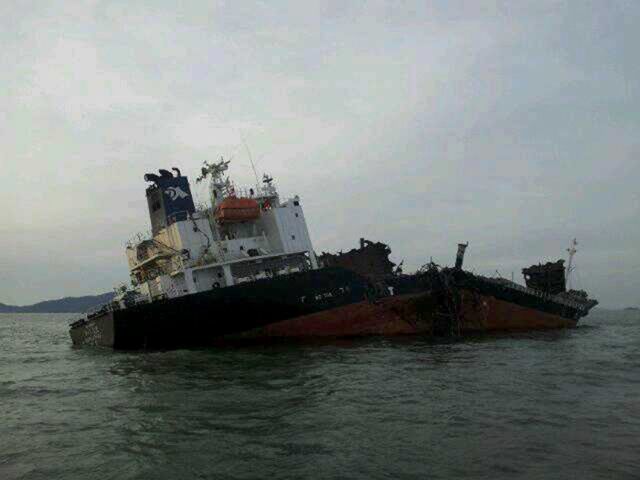 Δύο νεκροί από βύθιση τάνκερ στο λιμάνι του Δυρραχίου
