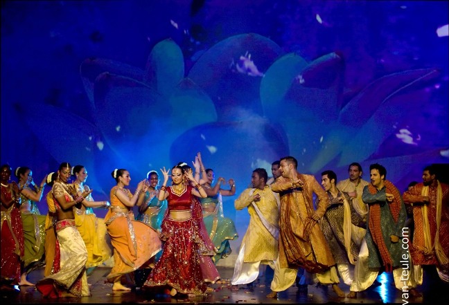 Απολαύστε το θέαμα του Bollywood σε ένα μοναδικό σόου