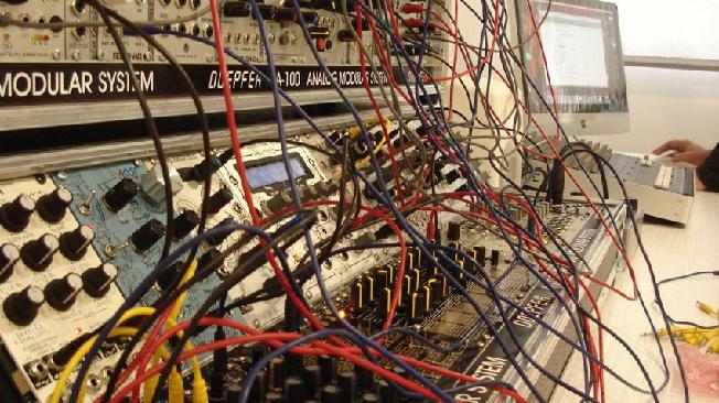 Δωρεάν «παιχνίδι» στο πρώτο modular στούντιο ηλεκτρονικής μουσικής στην Αθήνα