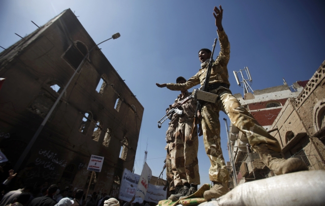 Μαχητές ανακατέλαβαν την πόλη Άντεν στην Υεμένη
