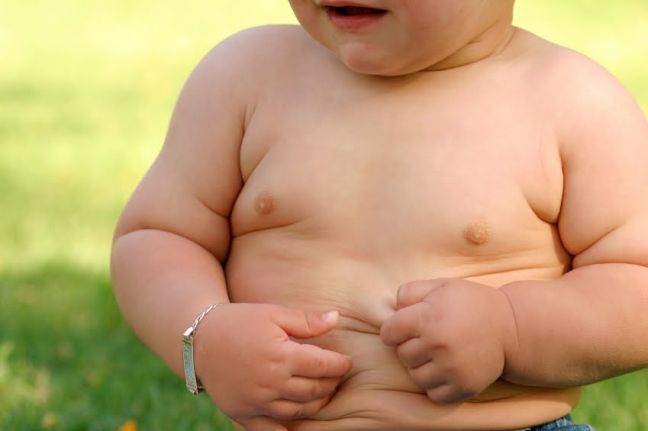 Μεγαλύτερος κίνδυνος παχυσαρκίας για τα παιδιά εργαζόμενων μητέρων