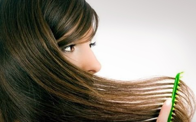 Αντιμετωπίστε τη λιπαρότητα των μαλλιών με λάδι