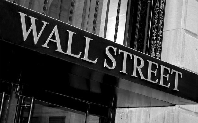 Κατεβασμένα τα ρολά στη Wall Street
