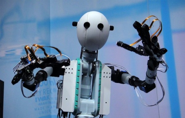 Ιάπωνες επιχειρούν να ενώσουν ρομπότ με ανθρώπους