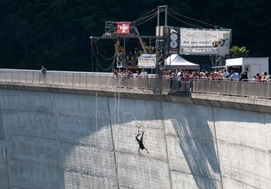 Τα εννέα πιο εντυπωσιακά bungee jumps