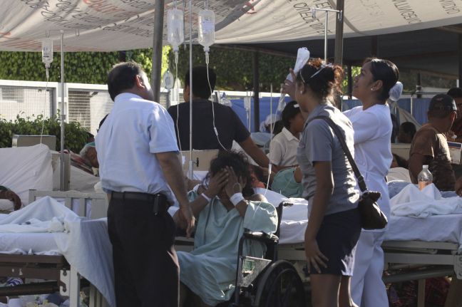 Δεκατρείς τραυματίες από το σεισμό στο Μεξικό