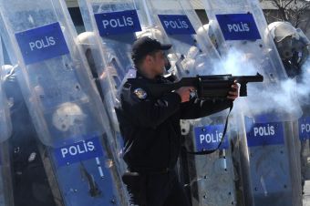 Φονικές συγκρούσεις αστυνομικών με κούρδους αντάρτες