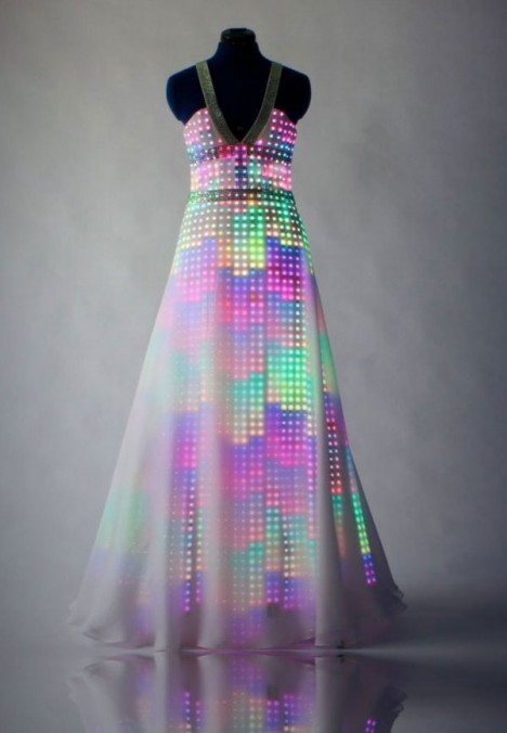 Ένα φόρεμα για&#8230; εκτυφλωτικές εμφανίσεις