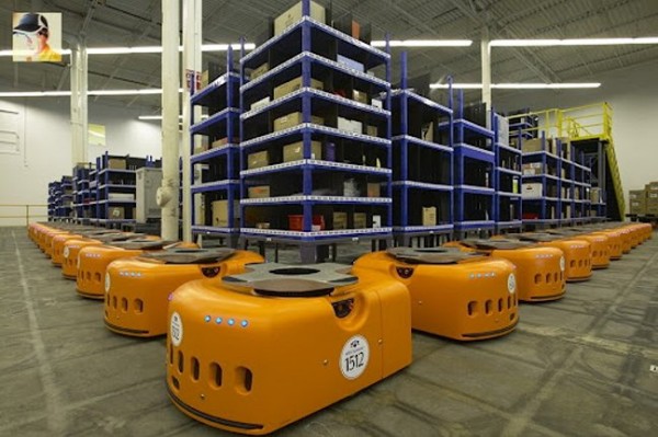 Η Amazon βάζει ρομπότ στις αποθήκες της