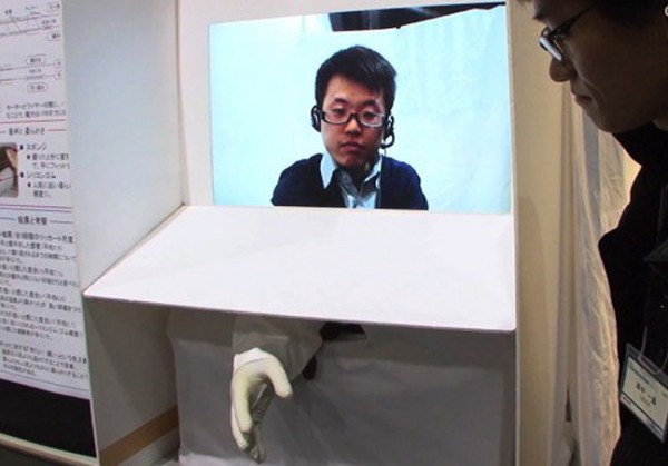 Ιάπωνες ερευνητές αναπτύσσουν ρομποτικές χειραψίες
