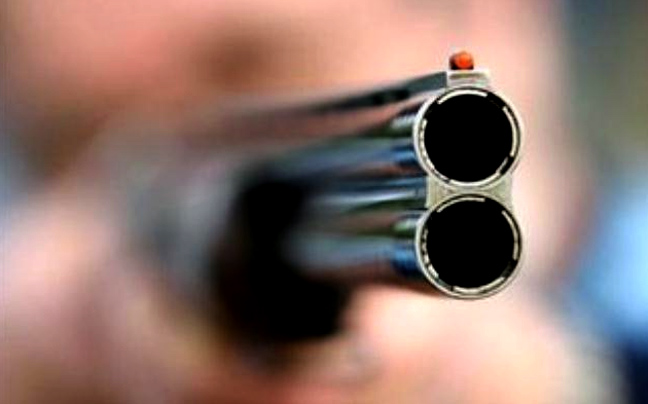 Με κυνηγετικό όπλο η διπλή δολοφονία στη Μάνη