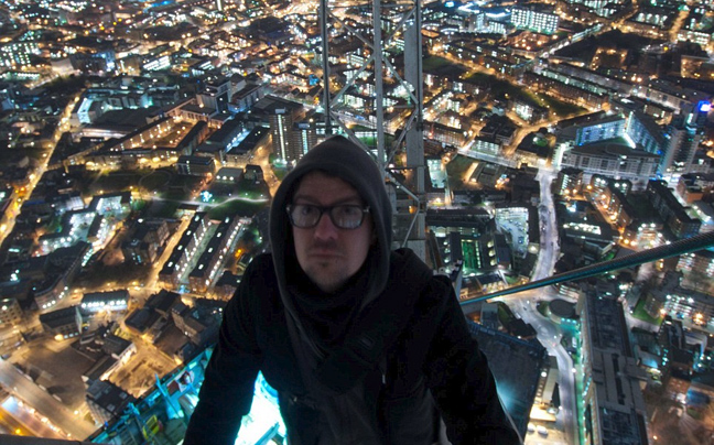 Σκαρφαλώνοντας στο υψηλότερο κτήριο της Ευρώπης