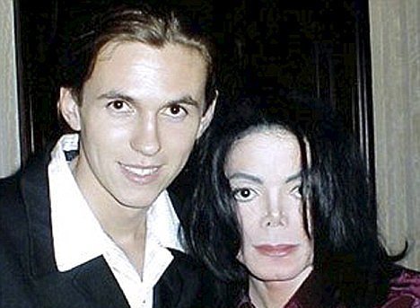 «Εγώ είμαι ο βιολογικός πατέρας του γιου του Michael Jackson»