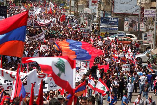 Χιλιάδες Αρμένιοι στους δρόμους του Λιβάνου