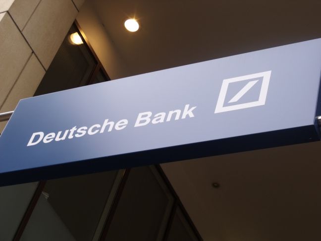 Σε ιστορικά χαμηλό επίπεδο υποχώρησε η μετοχή της Deutsche Bank