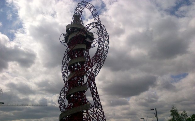 Αμφιλεγόμενος ο πύργος των Ολυμπιακών του Λονδίνου