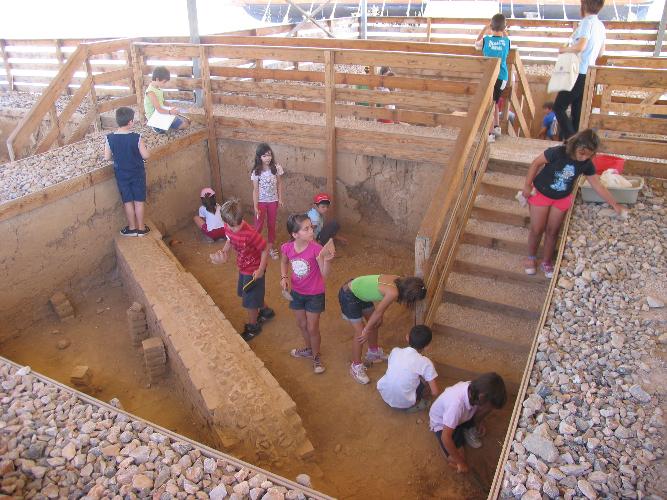 Μικροί αρχαιολόγοι στην ανασκαφή του «Ελληνικού Κόσμου»