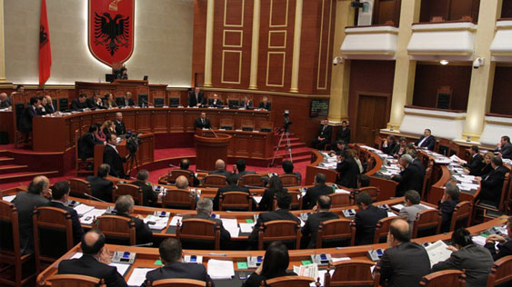 Υπέρ της άρσης της βουλευτικής ασυλίας το αλβανικό κοινοβούλιο