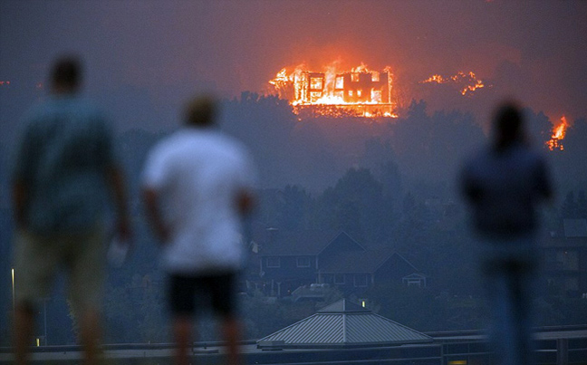 Τρομακτικές εικόνες από τη φωτιά στο Κολοράντο