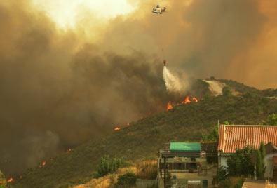 Υπό έλεγχο η μεγάλη φωτιά σε επαρχία της Λάρνακας