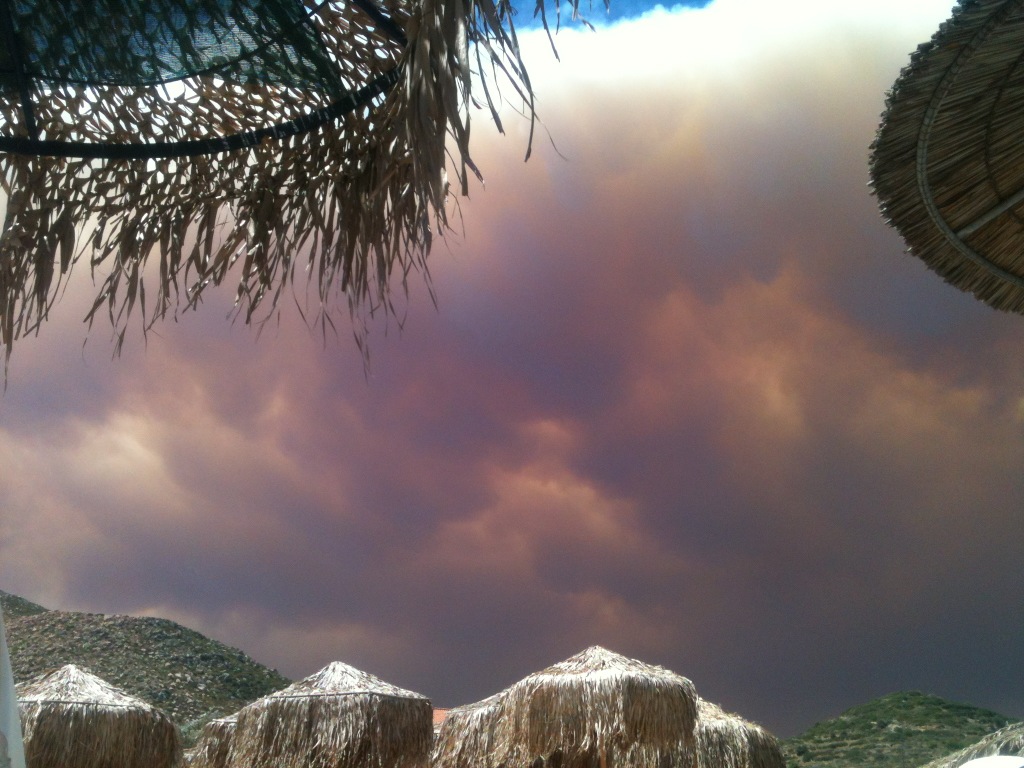 Ενισχυμένες οι δυνάμεις που μάχονται την πυρκαγιά στη Χίο