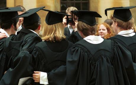 Σταθερό το ενδιαφέρον των Ελλήνων για σπουδές σε ξένα πανεπιστήμια