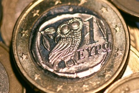 Διχασμένοι οι Γερμανοί για την παραμονή της Ελλάδας στο ευρώ