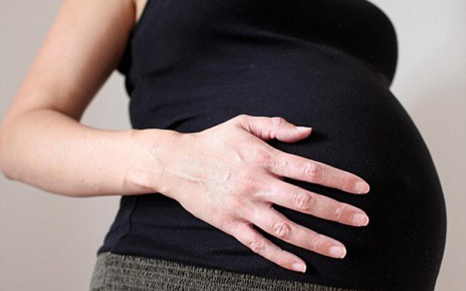 Εξέδιδε στην πορνεία 23χρονη έγκυο