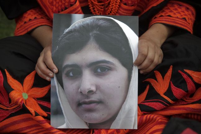 Εξιτήριο πήρε η έφηβη που πυροβόλησαν οι Ταλιμπάν