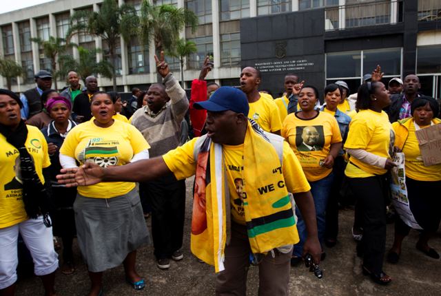 Η αστυνομία της Νότιας Αφρικής συνέλαβε 26 απεργούς