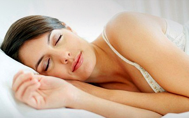 Πέντε τρόποι για να ομορφαίνετε στον ύπνο σας