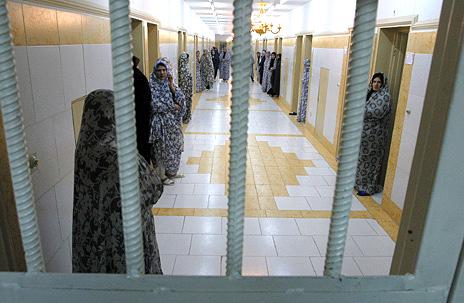 Εννέα κρατούμενες κάνουν απεργία πείνας στο Ιράν