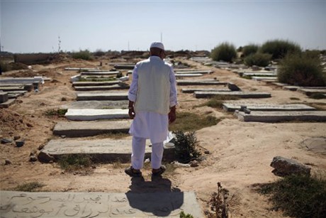 Άγνωστοι κατέστρεψαν ελληνικό κοιμητήριο στη Λιβύη