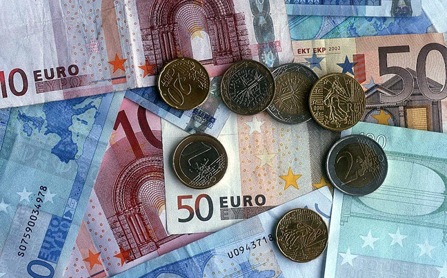 Ζητούν κατώτατη σύνταξη 320 ευρώ