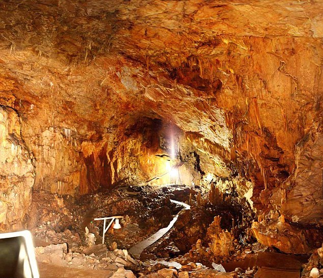 Το σπήλαιο που ρίχνει φως στο μύθο του Κάτω Κόσμου