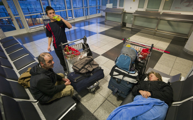 Έλληνας ζούσε με την οικογένειά του για έξι μήνες σε αεροδρόμιο!