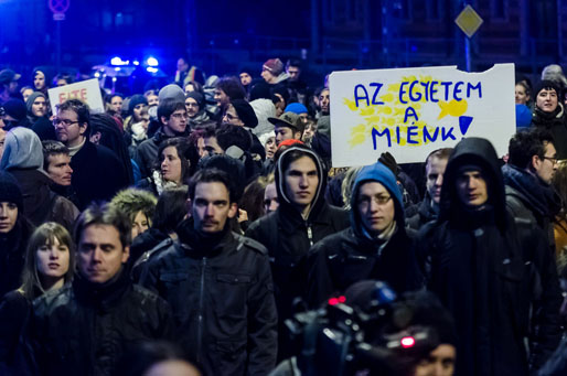 Ειρηνική πορεία φοιτητών στη Βουδαπέστη