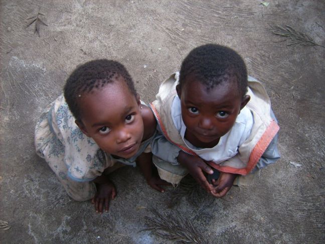 Δίπλα στα πεινασμένα παιδιά της Τανζανίας