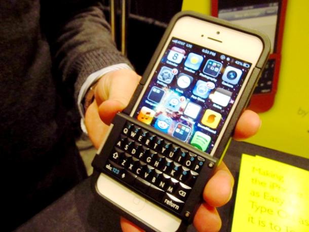 Θήκη μετατρέπει το iPhone σε BlackBerry