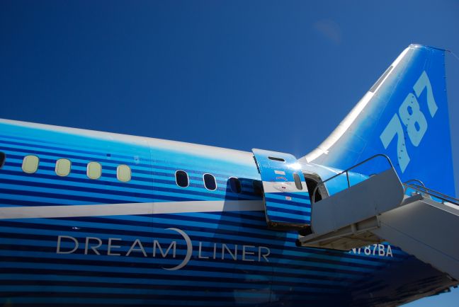 Αναστέλλει προσωρινά τις παραδόσεις 787 Dreamliner η Boeing
